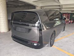 Li Auto Li Xiang MEGA Ultra - ფოტო 7