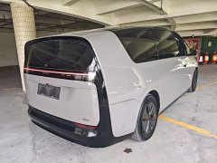 Li Auto Li Xiang MEGA Ultra - ფოტო 7