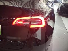 Tesla Model Y Rear-Wheel Drive - ფოტო 8