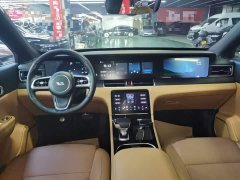 Li Auto ONE Extended Range 6-Seater - ფოტო 10