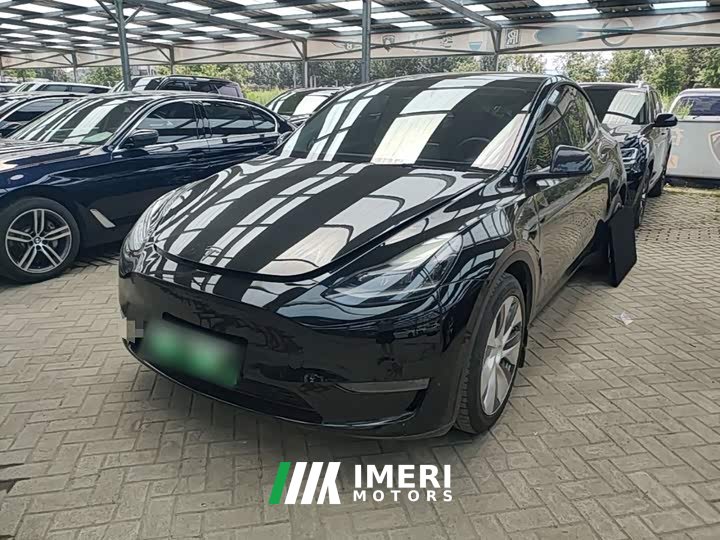 Tesla Model Y Standard Range RWD