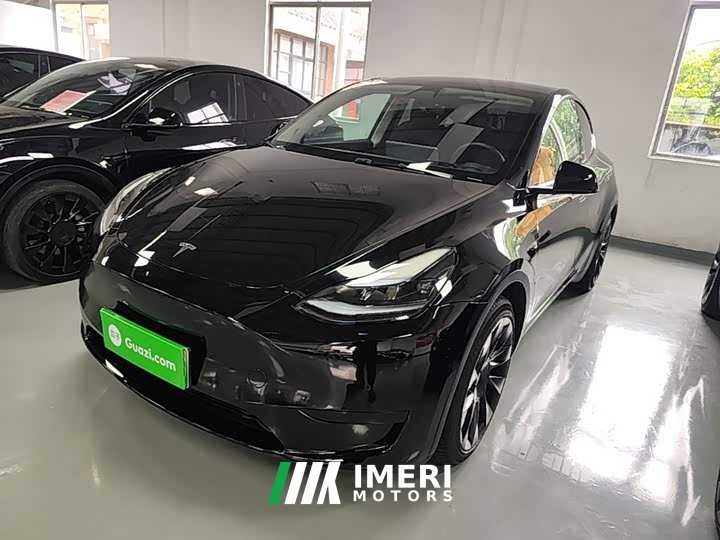 Tesla Model Y Facelift Rear-Wheel Drive