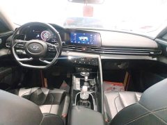 Hyundai Elantra 1.5L CVT Luxury - ფოტო 10