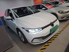 Volkswagen Golf 200TSI DSG - ფოტო 4