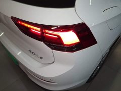 Volkswagen Golf 200TSI DSG - ფოტო 8