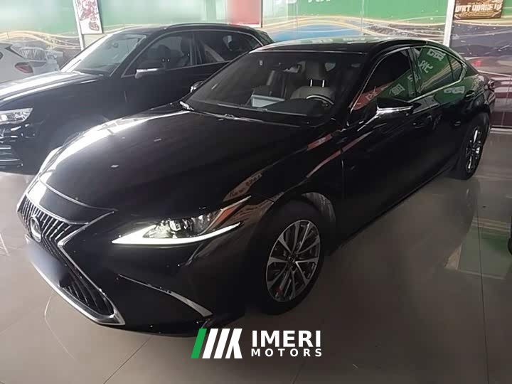 Lexus ES 2023 200 Excellence Edition - ავტომობილი ჩინეთიდან