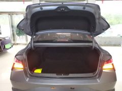 Hyundai Elantra 1.5L CVT 20th Anniversary Edition - ფოტო 19