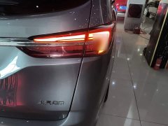 Buick GL8 Land Executive Cabin 652T Luxury - ფოტო 8