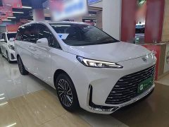 Buick GL8 New Energy Lusang Respect Edition - ფოტო 4