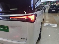 Buick GL8 New Energy Lusang Respect Edition - ფოტო 8