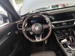 Alfa Romeo Stelvio 2.0T 280HP Competizione - ფოტო 11