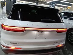 Lincoln Explorer 2.0T Two-Wheel Drive Premium - ფოტო 4