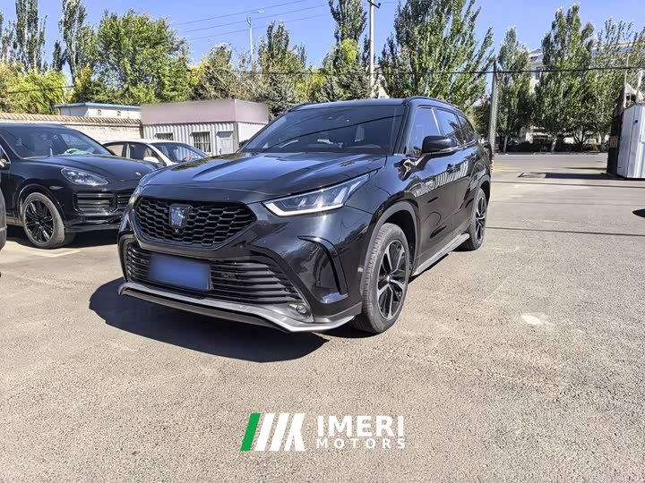 Toyota Crown Venza 2.5L HEV AWD Premium - ავტომობილი ჩინეთიდან