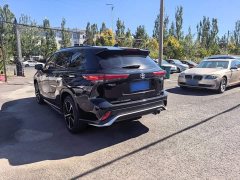 Toyota Crown Venza 2.5L HEV AWD Premium - ფოტო 11