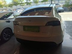 Tesla Model Y Standard Range RWD - ფოტო 6