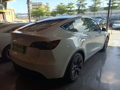 Tesla Model Y Standard Range RWD - ფოტო 7