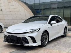 Toyota Camry 2024 Hybrid 2.0L HXS Sport Plus - ფოტო 1