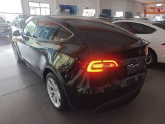 Tesla Model Y Long Range All-Wheel Drive - ფოტო 5
