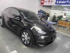 Tesla Model Y Standard Range RWD - ფოტო 4