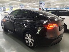 Tesla Model Y Standard Range RWD - ფოტო 5