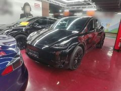 Tesla Model Y Rear-Wheel Drive - ფოტო 1
