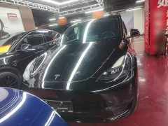 Tesla Model Y Rear-Wheel Drive - ფოტო 3
