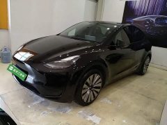 Tesla Model Y Rear-Wheel Drive - ფოტო 1