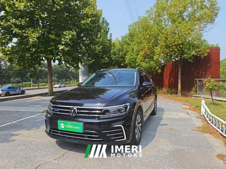 Volkswagen Tiguan L Plug-in Hybrid 430PHEV Plug-in Hybrid Premier Edition