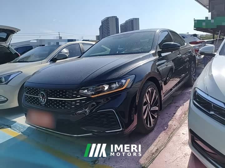 Volkswagen Passat 330TSI Starry Sky Luxury Edition - ავტომობილი ჩინეთიდან