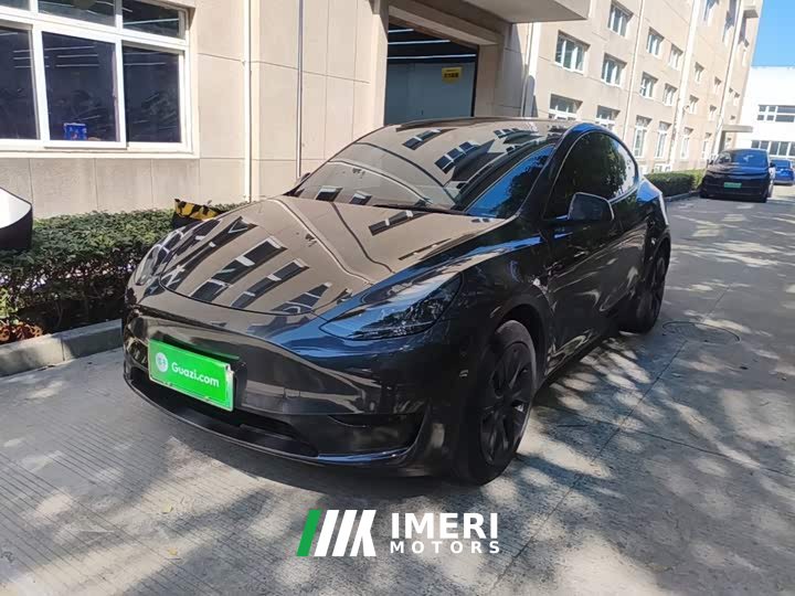 Tesla Model Y Rear-Wheel Drive