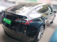 Tesla Model Y Standard Range RWD - ფოტო 10