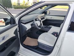 Hyundai EO Yige Two-Wheel Drive TECH 64.2kWh - ფოტო 16