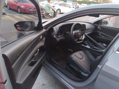 Hyundai Elantra 1.5L CVT GLX Elite - ფოტო 16