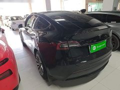 Tesla Model Y Rear-Wheel Drive - ფოტო 5