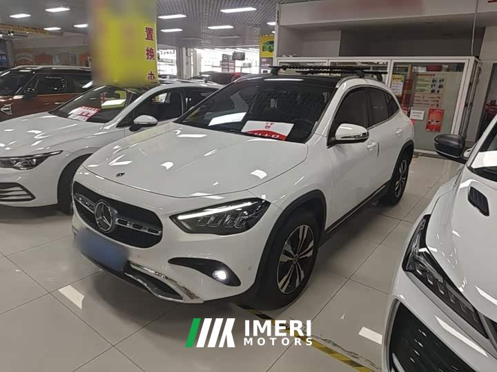 Mercedes-Benz GLA 200