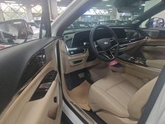 Cadillac XT5 2025 2.0T Luxury - ფოტო 16
