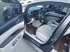 Buick GL8 Land Executive Cabin 652T Luxury - ფოტო 16