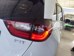 Honda Fit 1.5L CVT Trend Edition - ფოტო 8