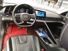 Hyundai Elantra 1.5L CVT Luxury - ფოტო 10