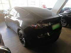 Tesla Model Y Long Range All-Wheel Drive - ფოტო 5