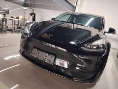 Tesla Model Y Rear-Wheel Drive - ფოტო 1