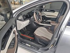 BYD Qin PLUS Glory Edition DM-i 55KM Leading - ფოტო 16