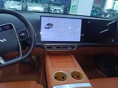 Li Auto L6 Max - ფოტო 13