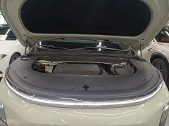 Li Auto L6 Max - ფოტო 20