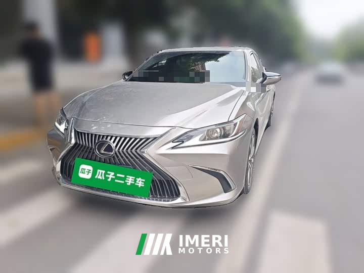 Lexus ES 2020 200 Excellence Edition - ავტომობილი ჩინეთიდან