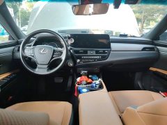 Lexus ES 200 Excellence Edition - ფოტო 13