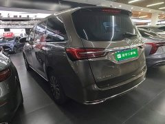 Buick GL8 Land Business Class Smart Edition - ფოტო 5