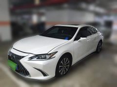 Lexus ES 200 Excellence Edition - ფოტო 2