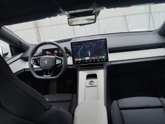 Polestar 4 Dual Motor Long Range Plus Dual Star Connected Edition - ფოტო 14