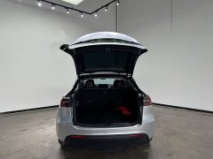 Tesla Model Y Rear-Wheel Drive - ფოტო 10